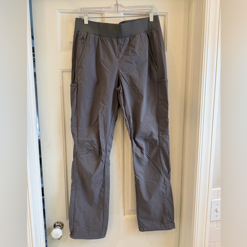 Columbia drifit women’s hiking pant size medium, spf 40